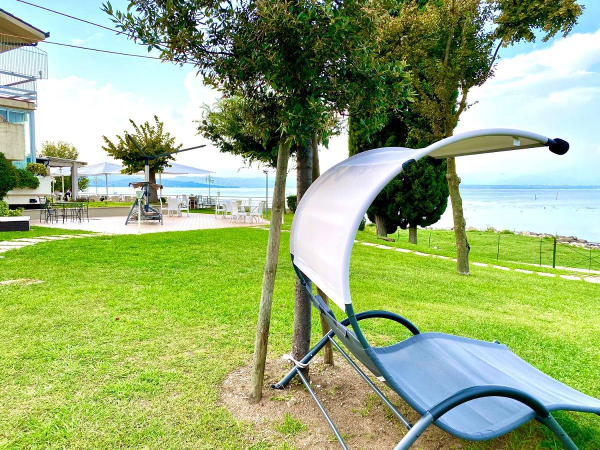 Hotel Aquila D'Oro Desenzano Desenzano del Garda Exteriör bild