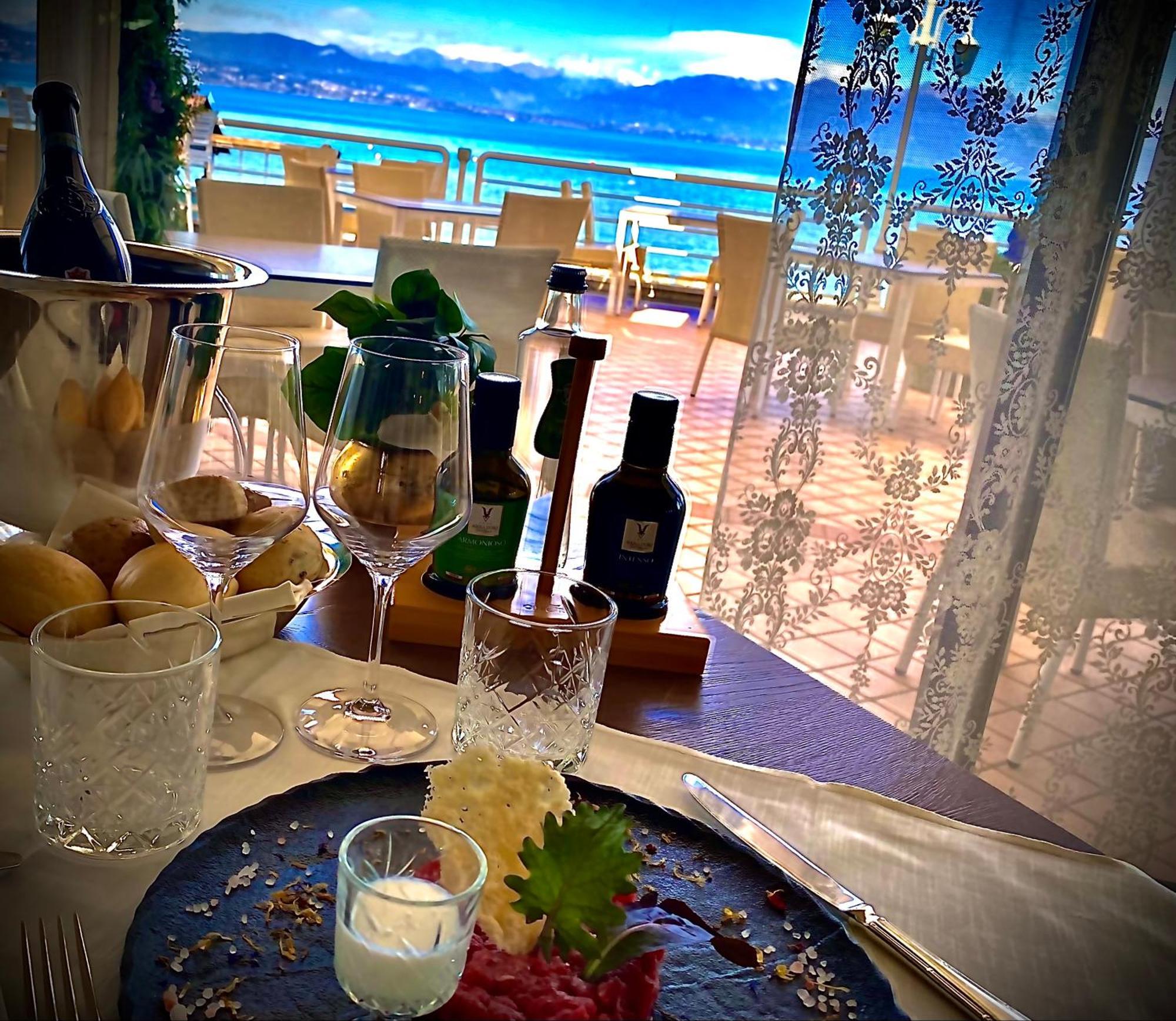 Hotel Aquila D'Oro Desenzano Desenzano del Garda Exteriör bild