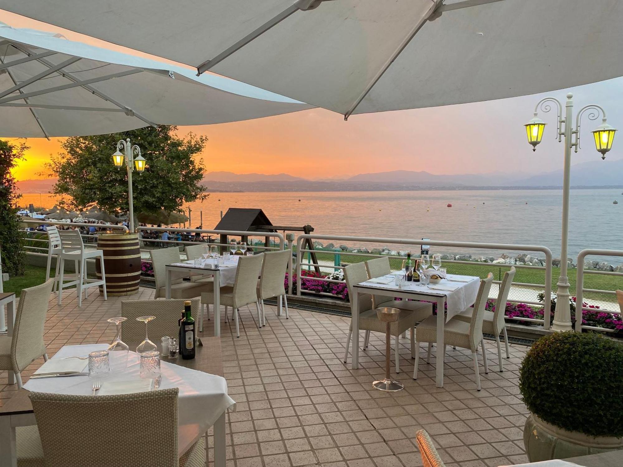 Hotel Aquila D'Oro Desenzano Desenzano del Garda Exteriör bild