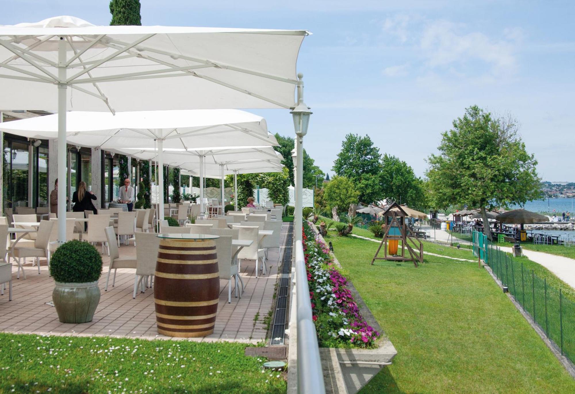 Hotel Aquila D'Oro Desenzano Desenzano del Garda Exteriör bild