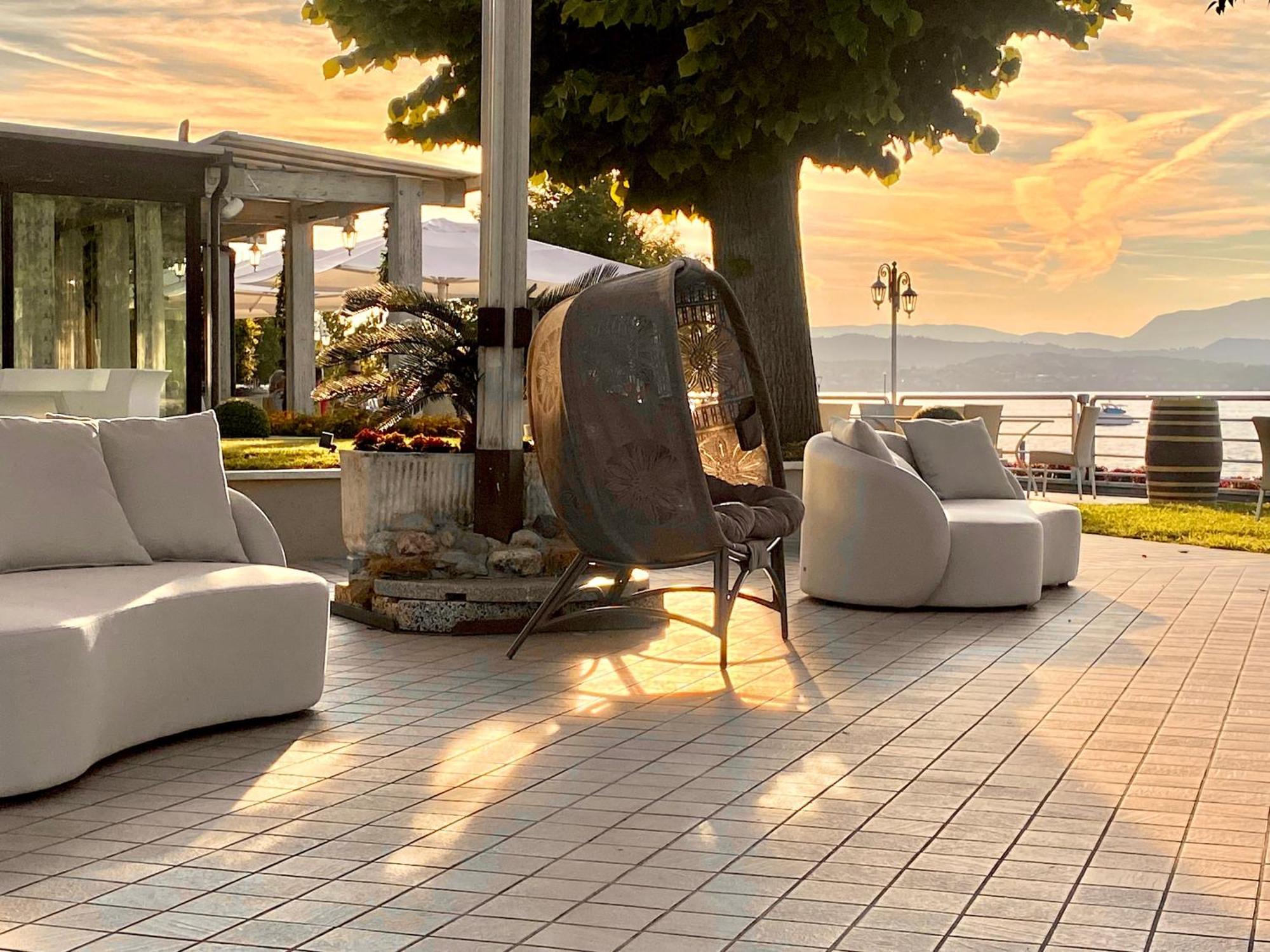 Hotel Aquila D'Oro Desenzano Desenzano del Garda Exteriör bild
